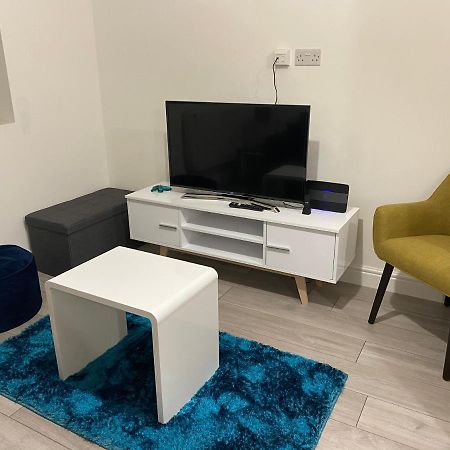 Marie'S Serviced Apartments- 2 Bedroom City Stay Bedford Buitenkant foto
