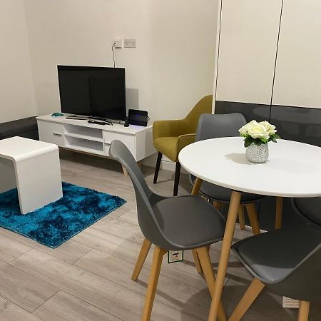 Marie'S Serviced Apartments- 2 Bedroom City Stay Bedford Buitenkant foto