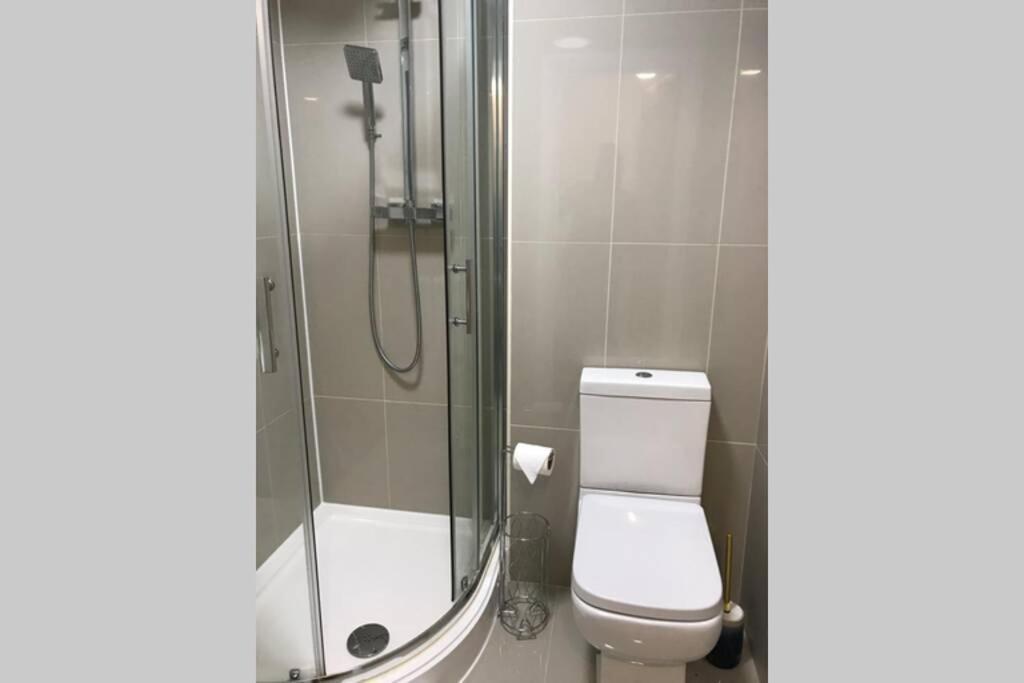Marie'S Serviced Apartments- 2 Bedroom City Stay Bedford Buitenkant foto