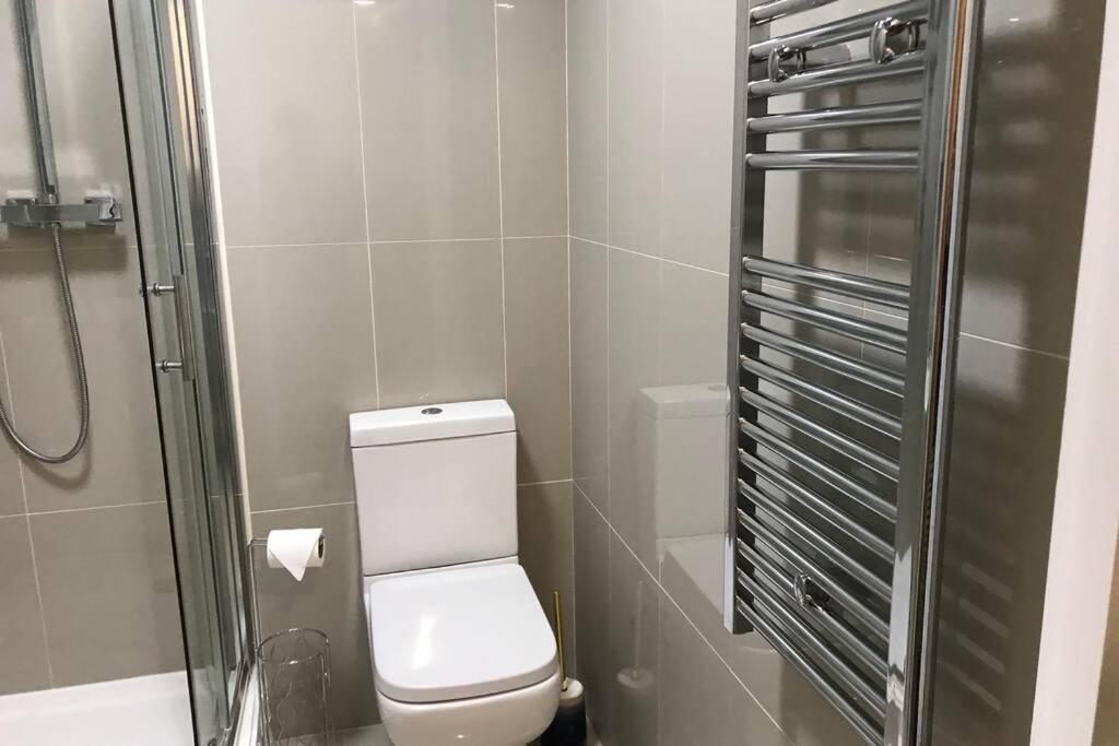 Marie'S Serviced Apartments- 2 Bedroom City Stay Bedford Buitenkant foto