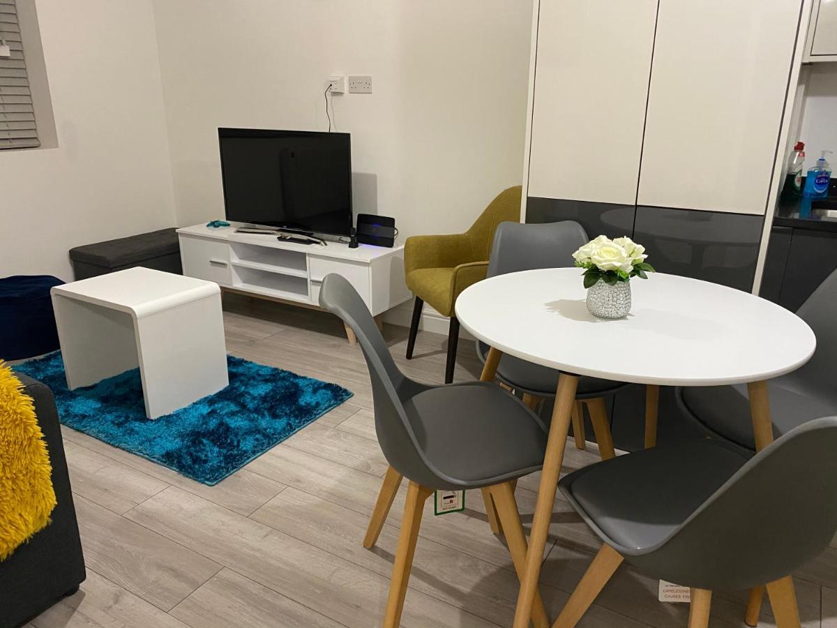 Marie'S Serviced Apartments- 2 Bedroom City Stay Bedford Buitenkant foto